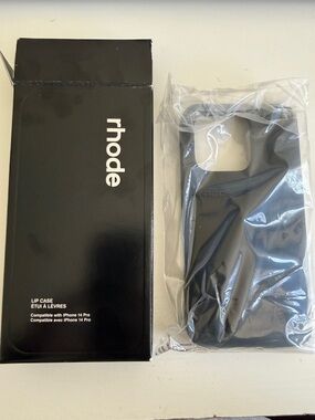 New in Box RHODE Black Lip Case for iPhone 14 Pro